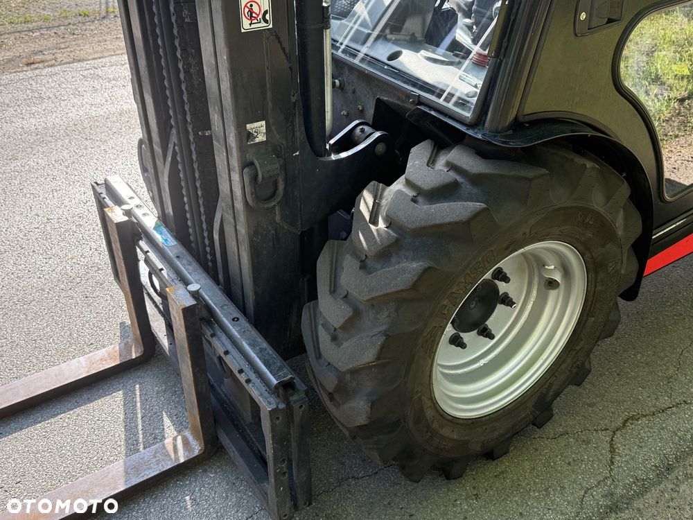 Manitou Terenowy Wózek Widłowy MC25-4 - 8