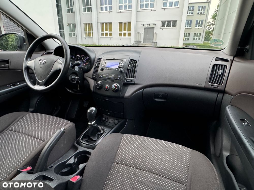 Hyundai i30 1.4 Team 08 - 22