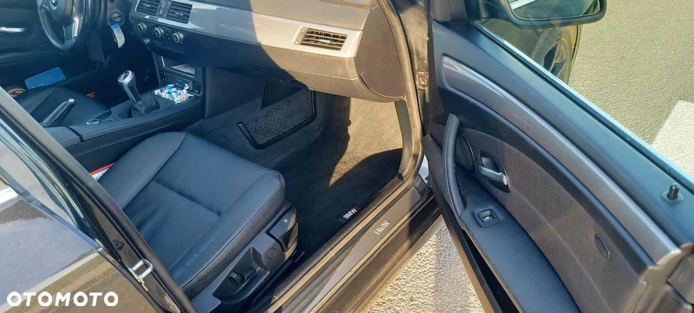 BMW Seria 5 520d Edition Exclusive - 4