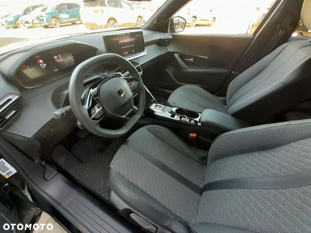 Peugeot 2008 - 8