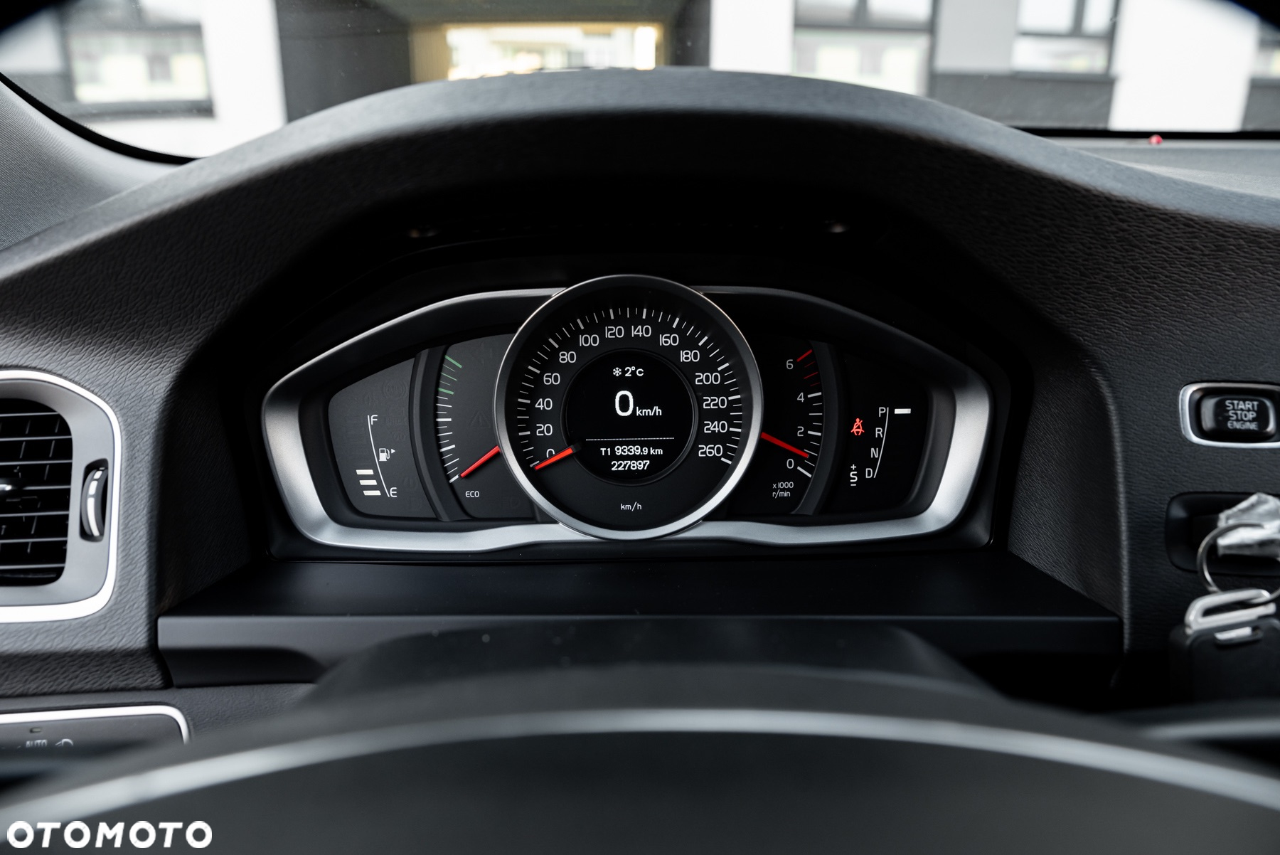 Volvo V60 D4 AWD Geartronic Momentum - 26
