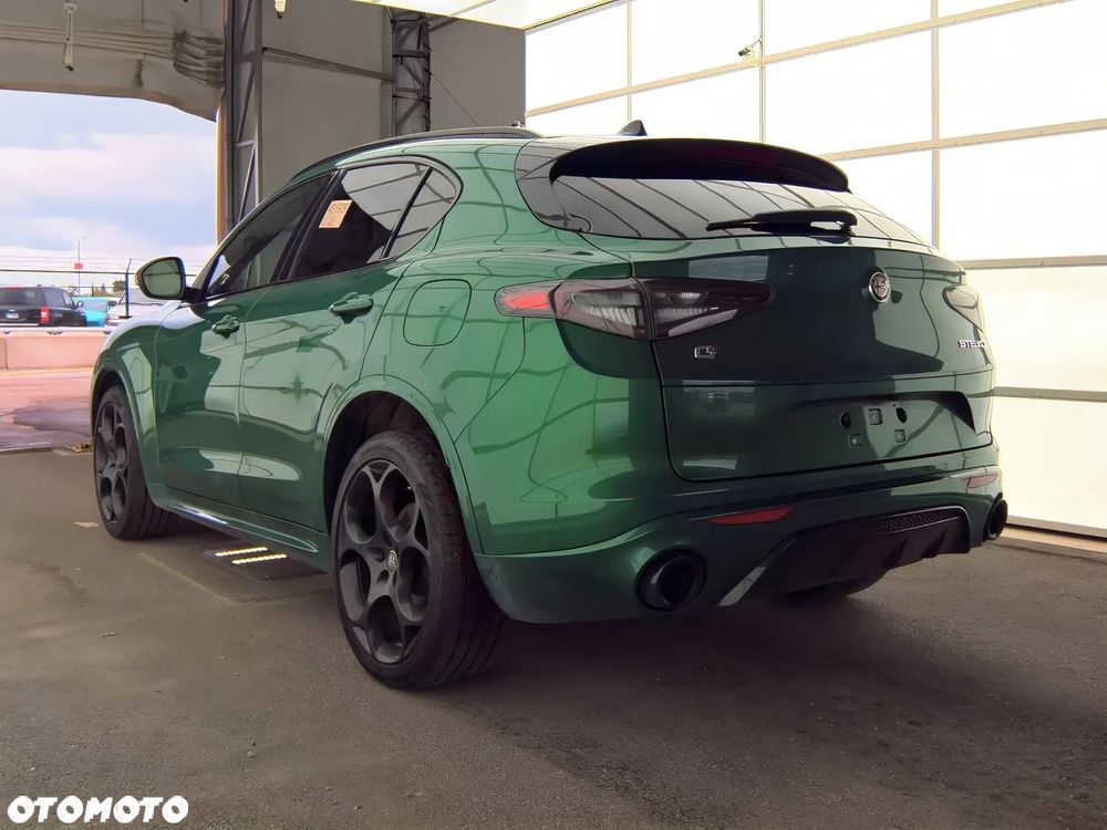 Alfa Romeo Stelvio 2.0 Turbo 16V AT8-Q4 Tributo Italiano - 4