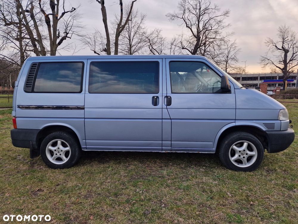 Volkswagen Caravelle - 26