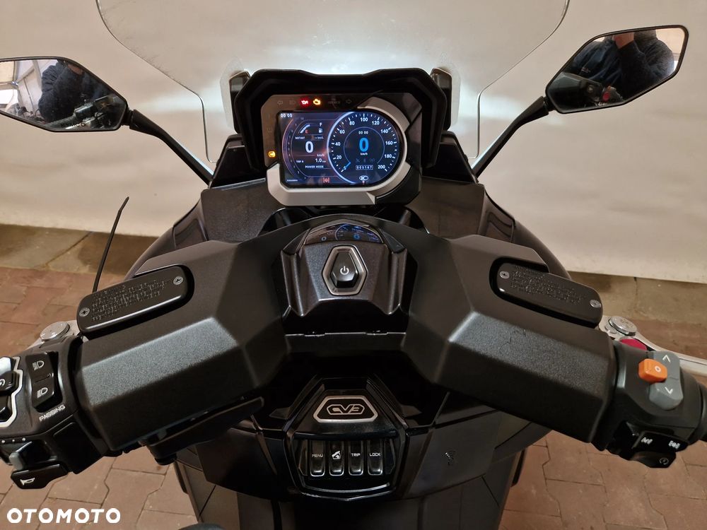 Kymco CV3 - 3