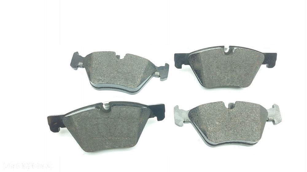 KLOCKI HAMULCOWE PRZÓD BMW 5 F18, F10, F11 530D, 525D, 528i 34116860242 - 2