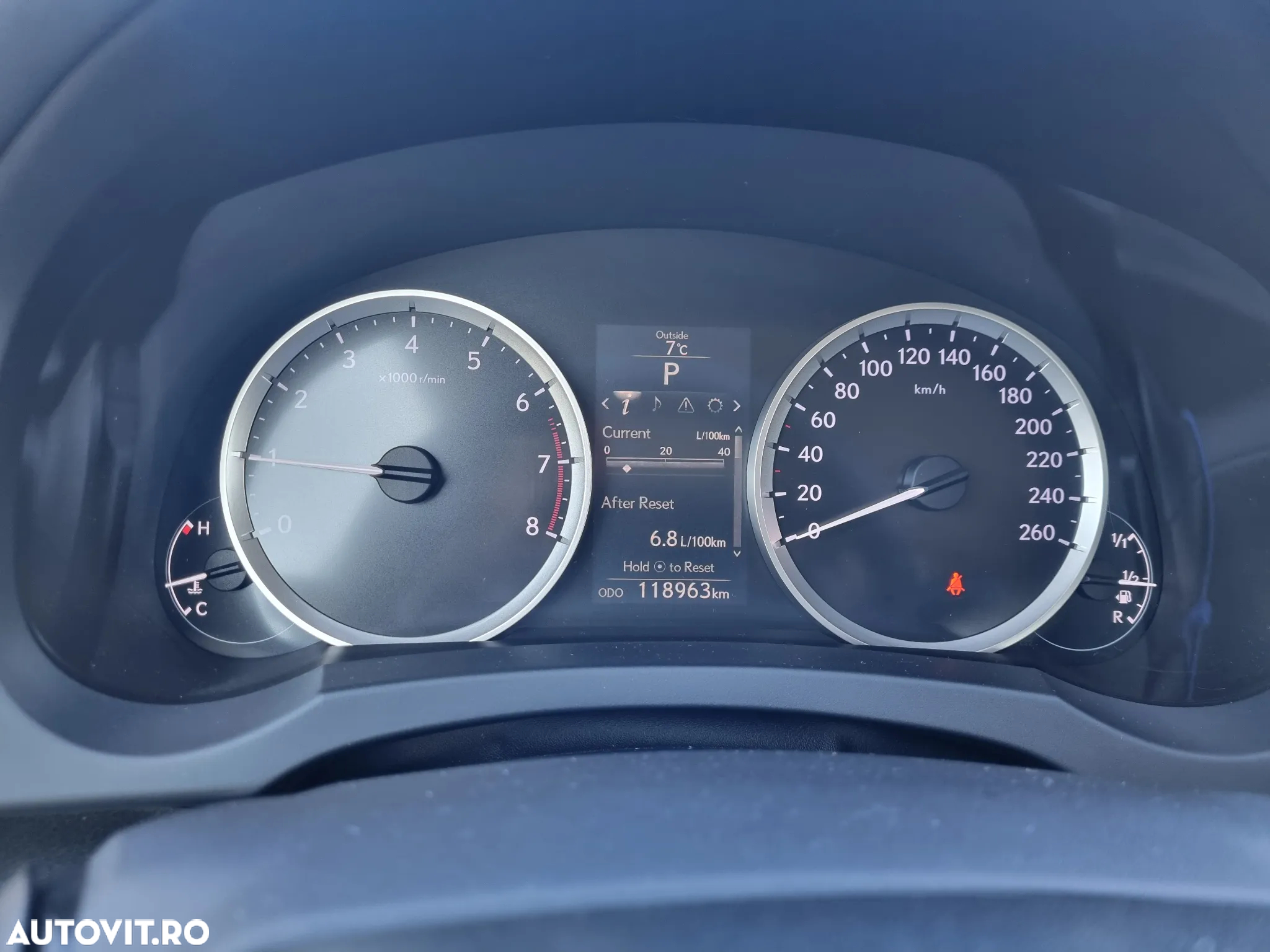 Lexus Seria IS 250 2.5 V6 Aut Executive - 4