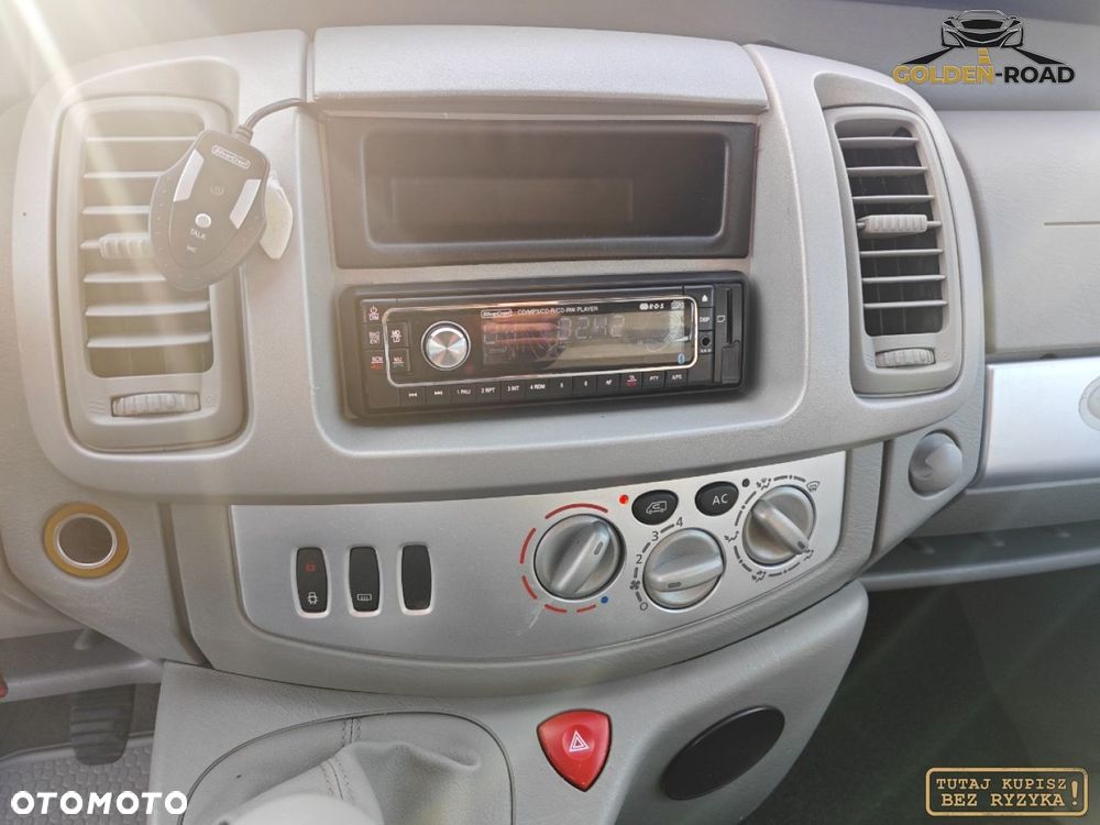 Renault Trafic - 16