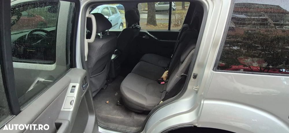 Nissan Pathfinder - 9