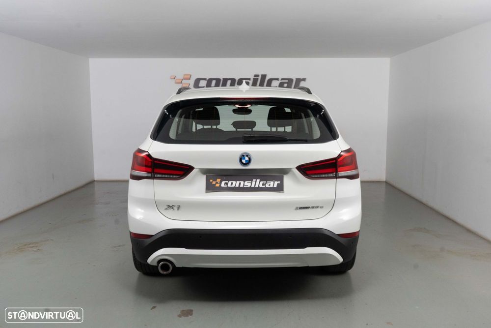 BMW X1 25 e xDrive Corporate Edition - 6