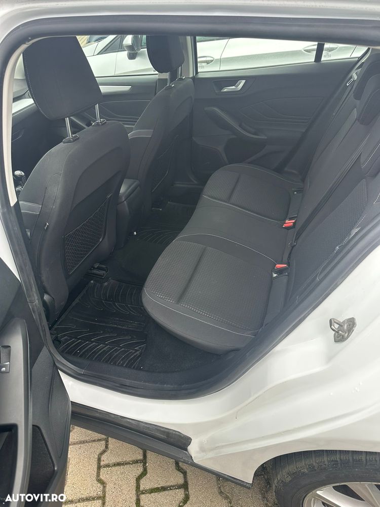 Ford Focus 1.5 EcoBlue Start-Stopp-System COOL&CONNECT - 11