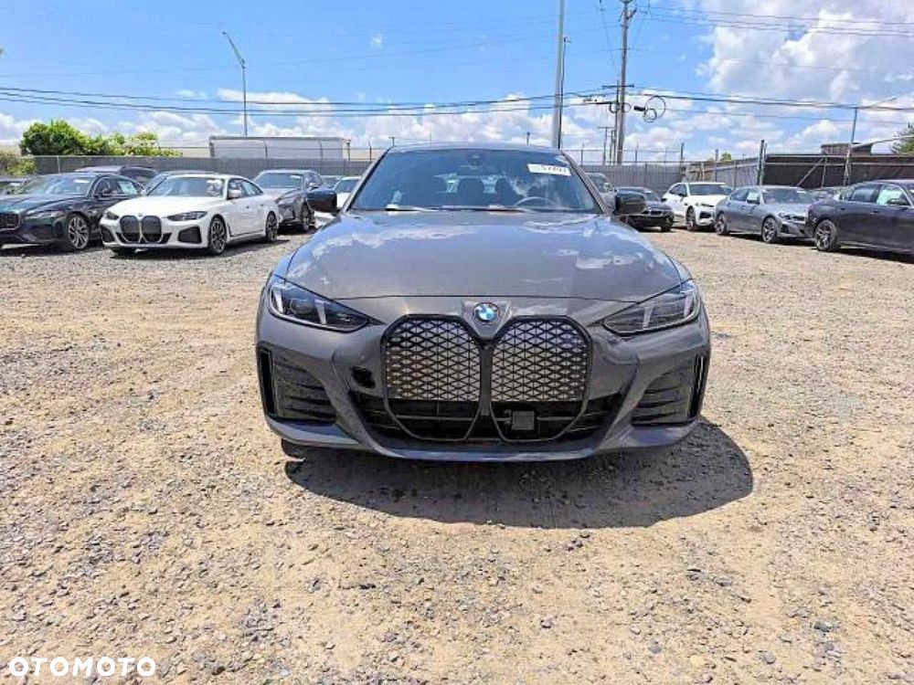 BMW i4 - 8