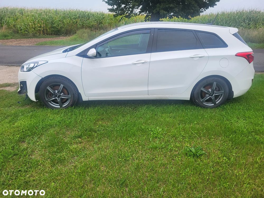 Hyundai i30 1.6 CRDi Comfort - 3