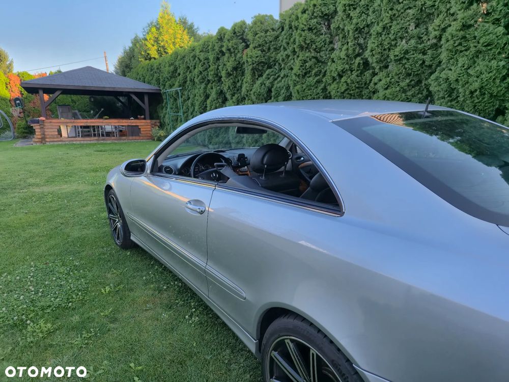 Mercedes-Benz CLK - 11