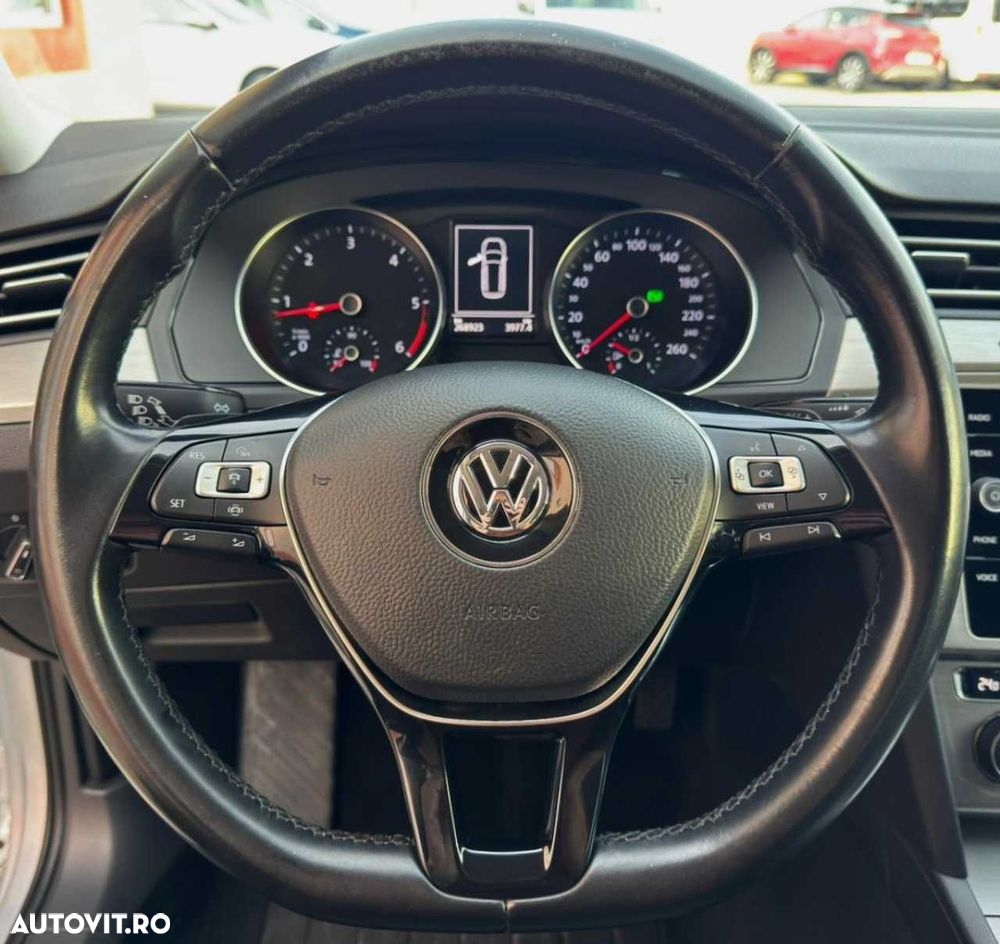 Volkswagen Passat - 23