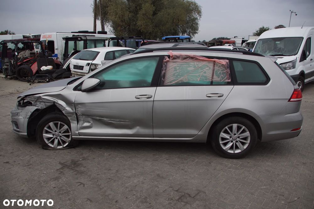 Auto na części - Volkswagen Golf VII Lift 1.0 TSI 115 KM DKRF UDM LB7W 2020R Silnik Skrzynia Drzwi Błotnik Zderzak Klapa Lampa Lusterko Klamka Szyba Deska Kokpit Sterownik Moduł Czujnik Licznik Wyświetlacz Panel Kierownica - 3