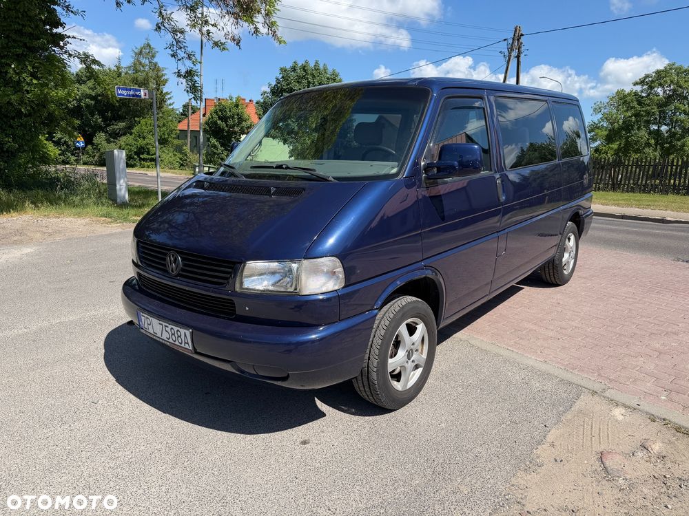 Volkswagen Caravelle - 1