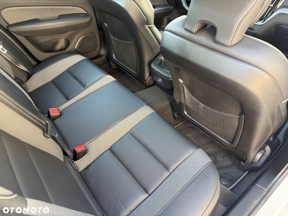 Volvo S60 T4 R-Design - 18