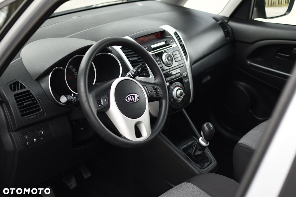 Kia Venga 1.4 L - 25
