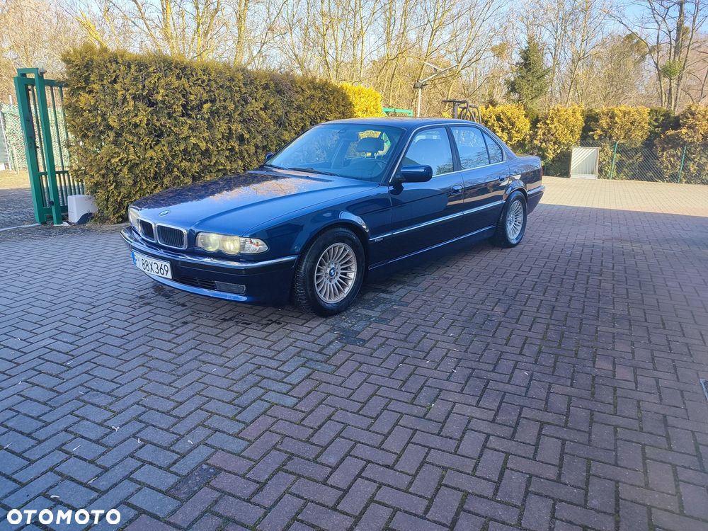 BMW Seria 7 - 11