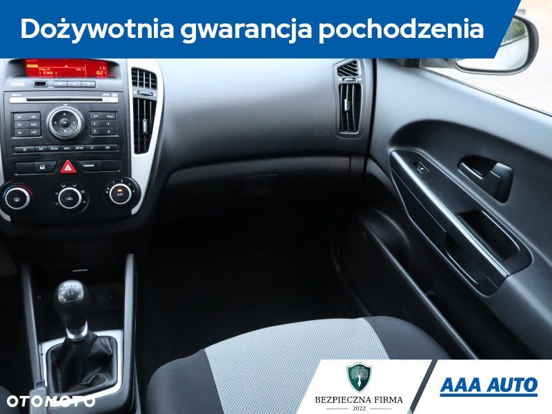 Kia Ceed - 9
