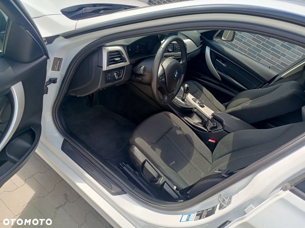 BMW Seria 3 318d Edition Luxury Line Purity - 14