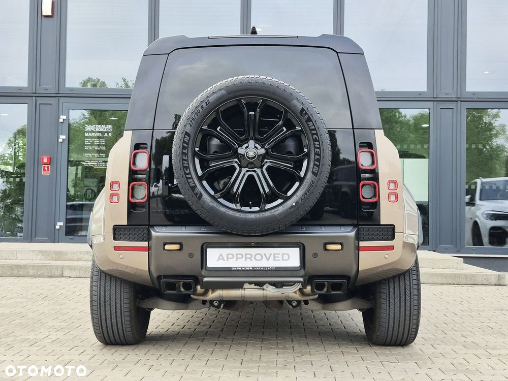 Land Rover Defender 110 P635 OCTA - 11