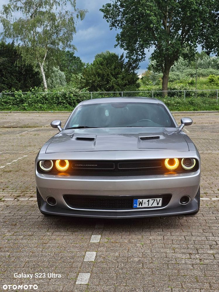 Dodge Challenger - 1