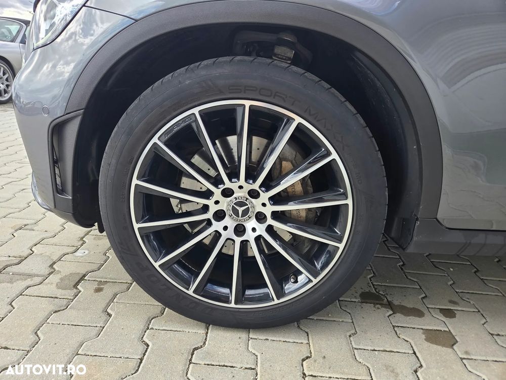 Mercedes-Benz GLC Coupe 300 4Matic 9G-TRONIC AMG Line - 9