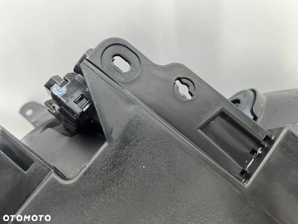 Lampa reflektor Toyota Prius 3 III Lift 12-16r. lewa przednia EU oryginał soczewka lewy przód 81170- - 17