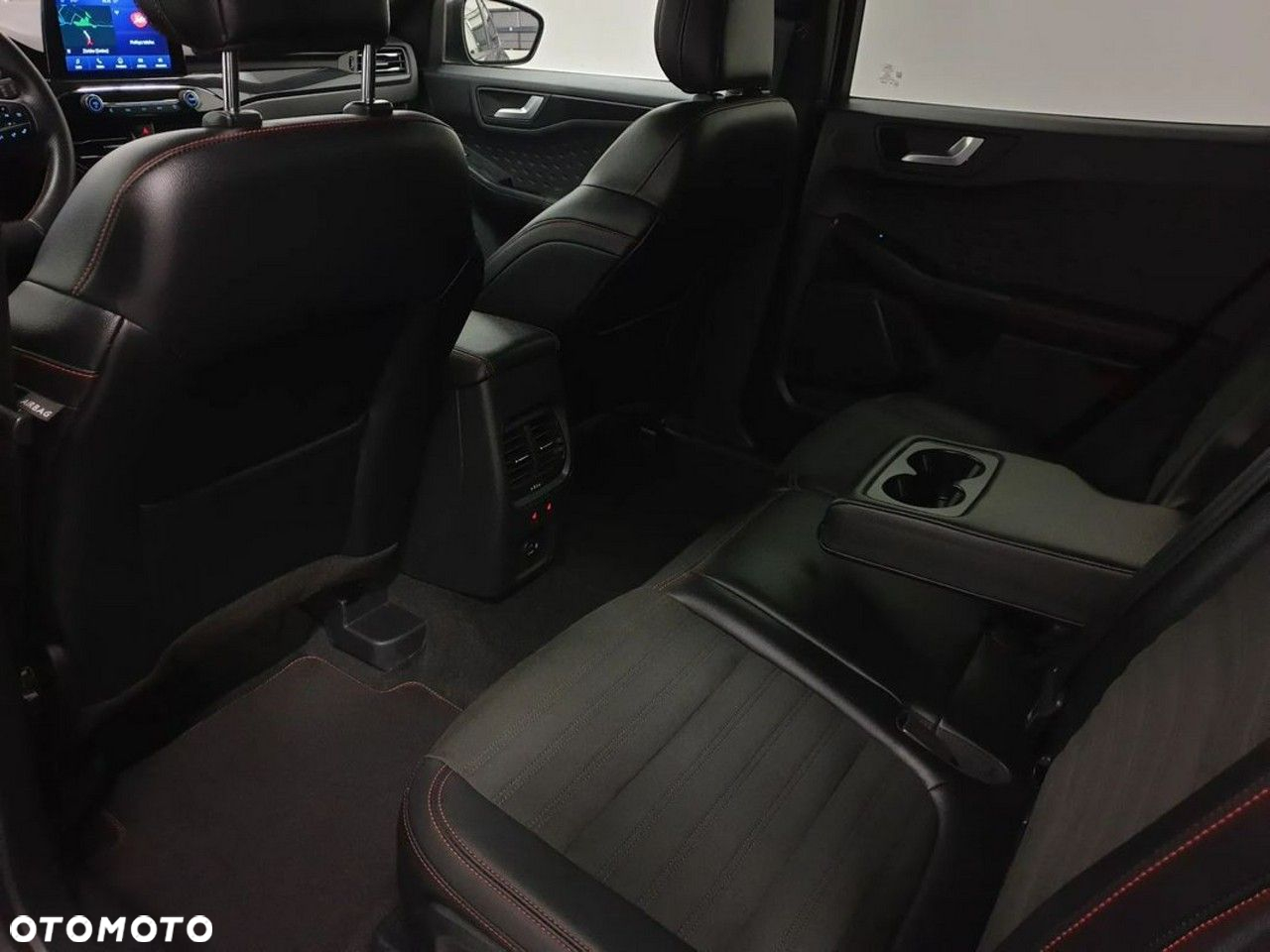 Ford Kuga 2.0 EcoBlue 4x4 ST-LINE X - 39