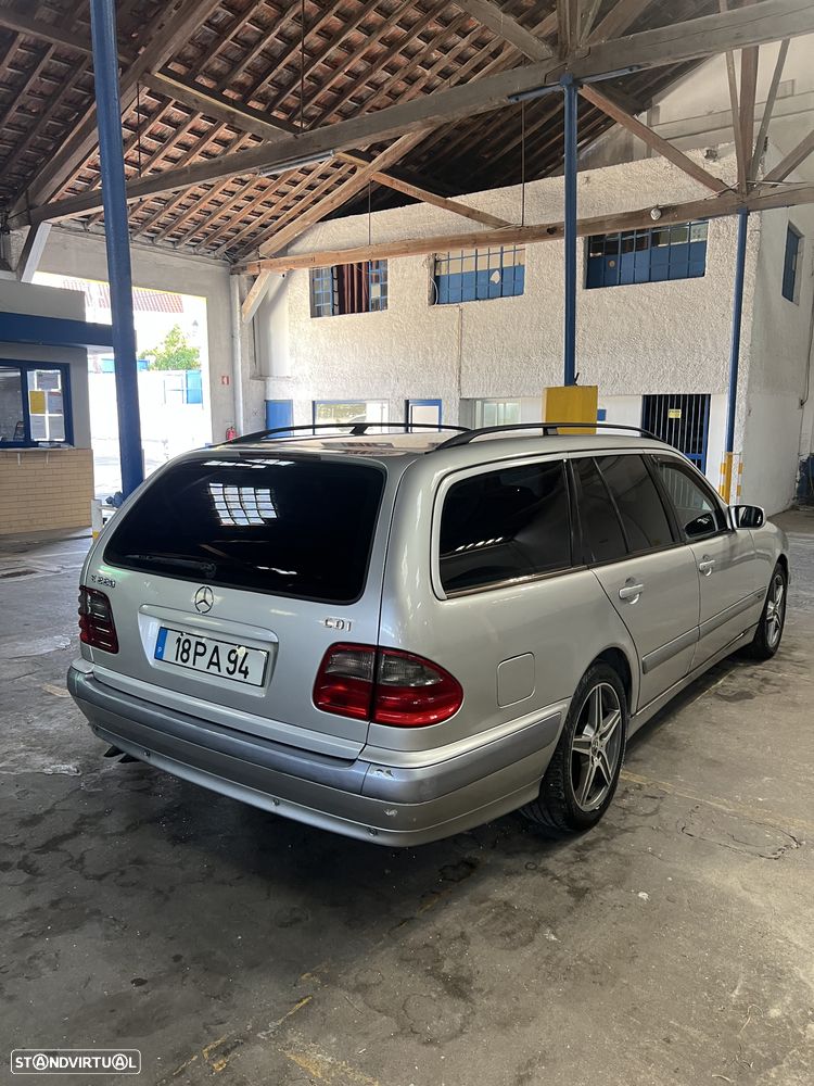 Mercedes-Benz E 220 - 2