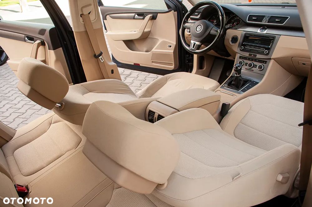 Volkswagen Passat 2.0 TDI Comfortline - 24
