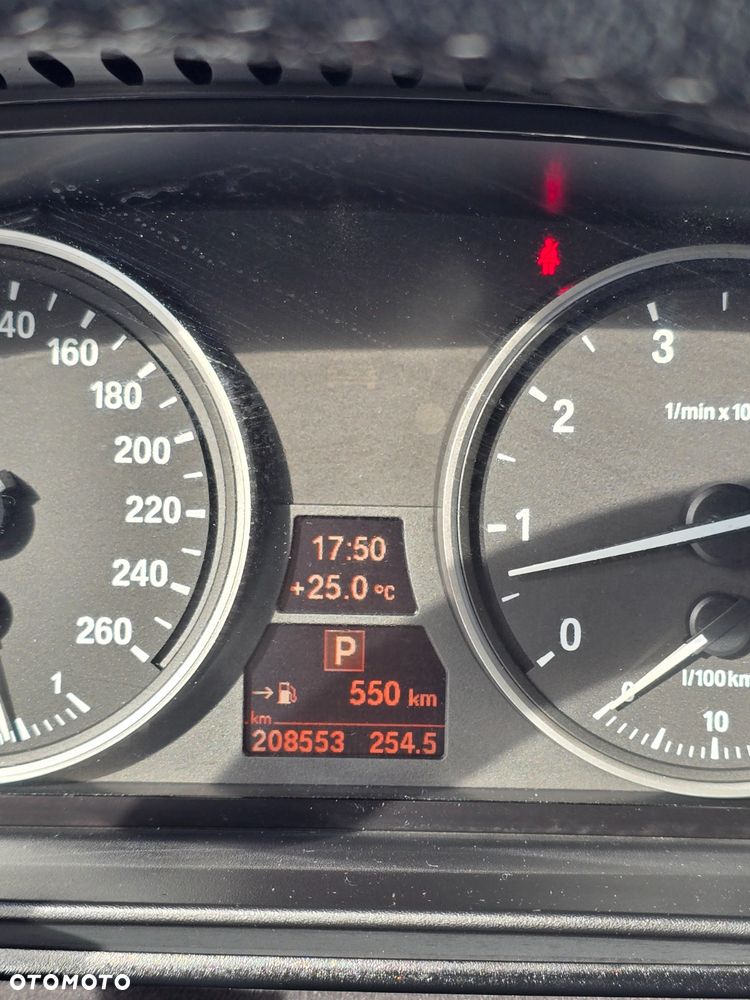 BMW Seria 5 523i - 25
