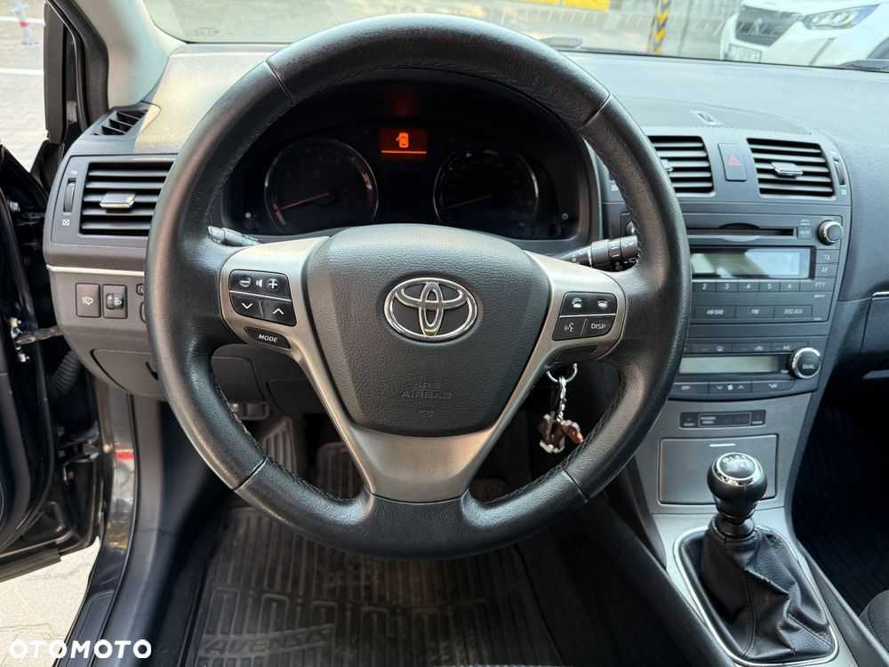Toyota Avensis - 22