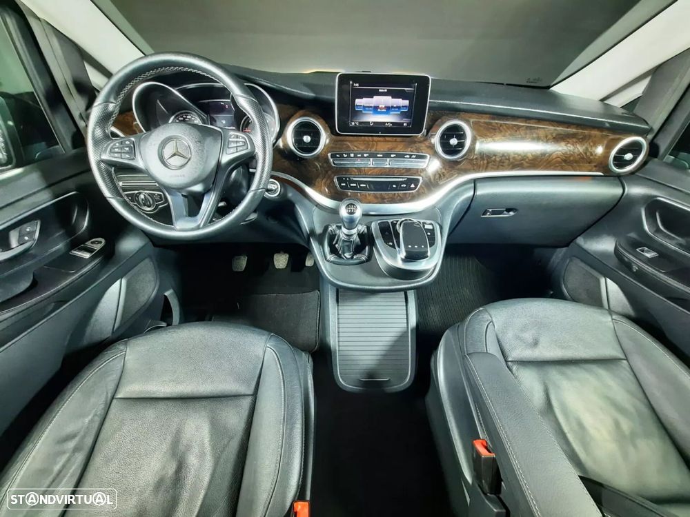 Mercedes-Benz V 220 - 12