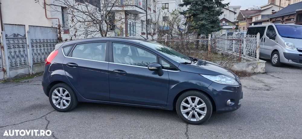 Ford Fiesta 1.6 TDCI Ambiente - 10