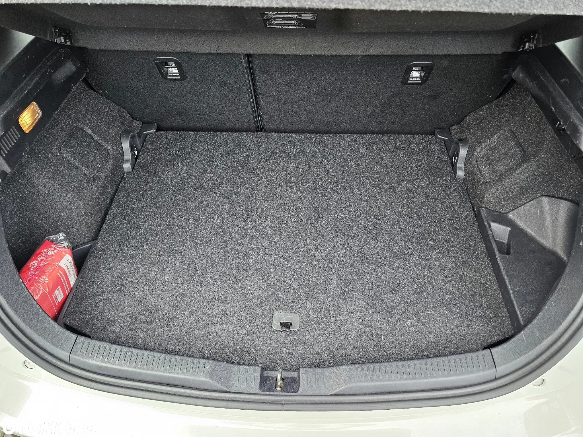 Toyota Auris 1.8 HSD Prestige NAVI - 36