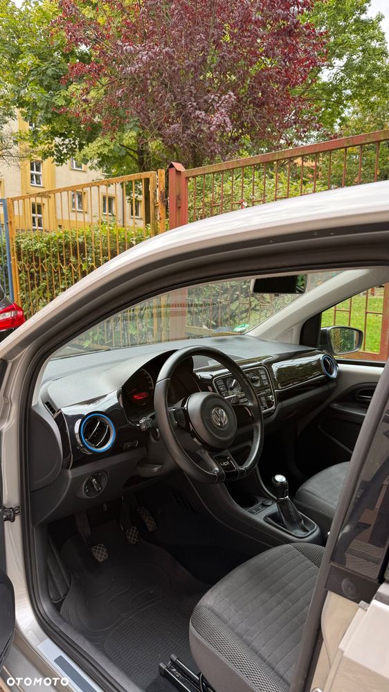 Volkswagen up! - 6