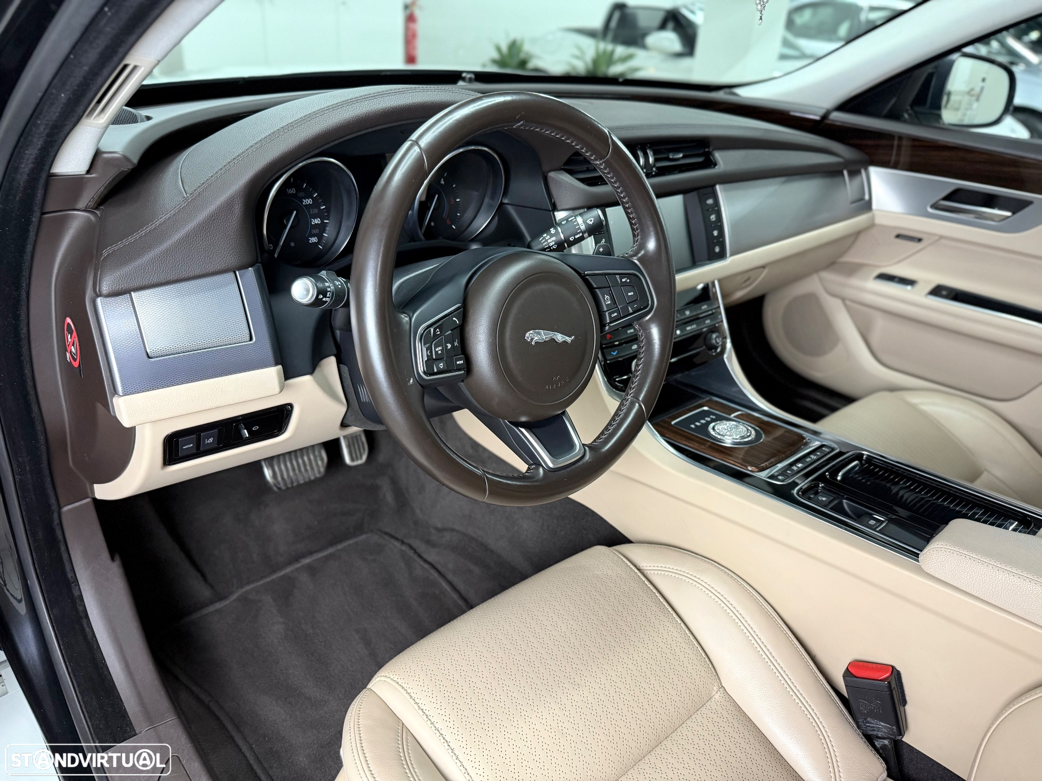Jaguar XF 2.0 D Prestige Aut. - 15