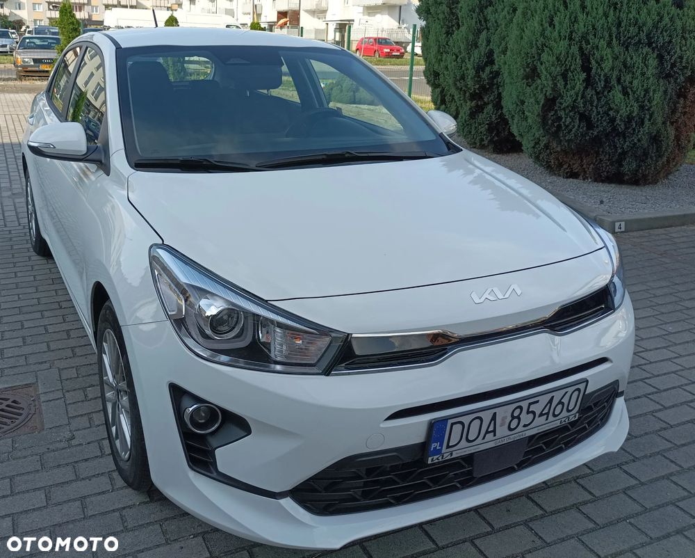 Kia Rio 1.2 L - 1
