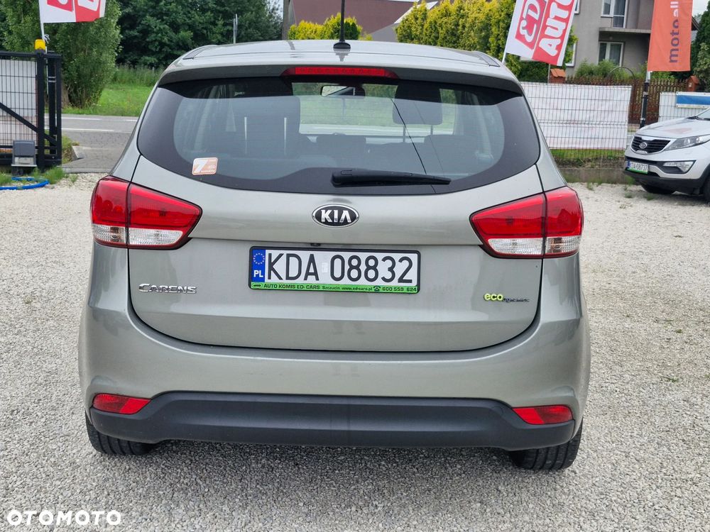 Kia Carens - 7