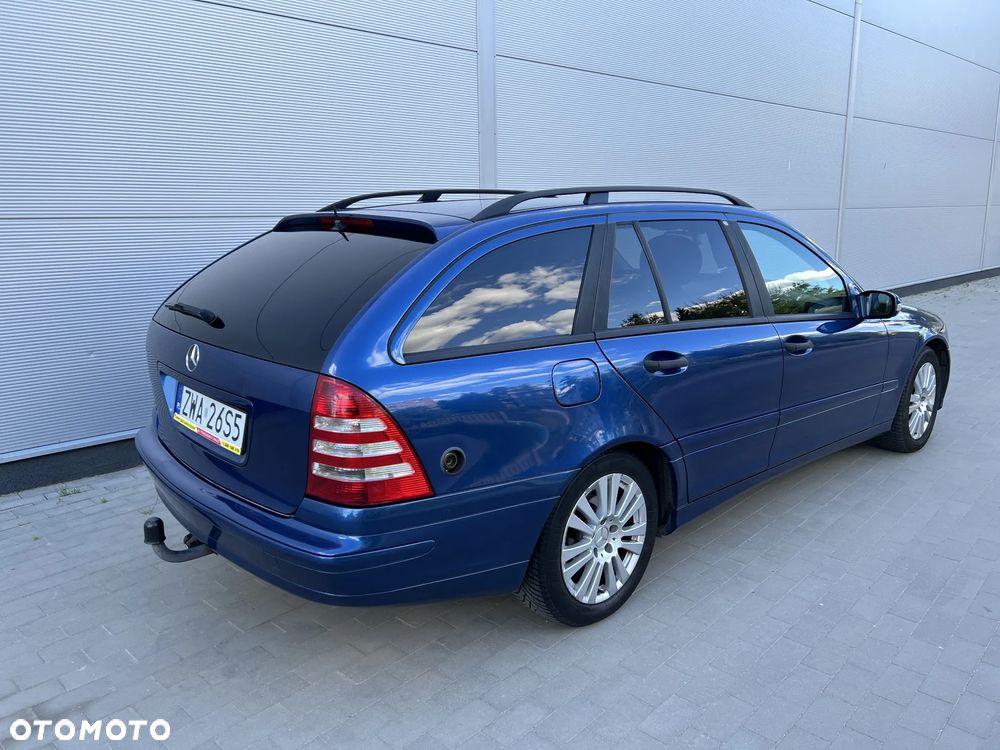 Mercedes-Benz C-Class 2006 photo 3