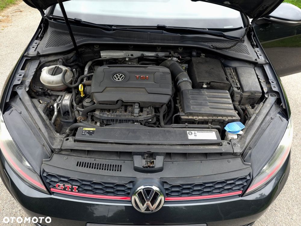 Volkswagen Golf - 37