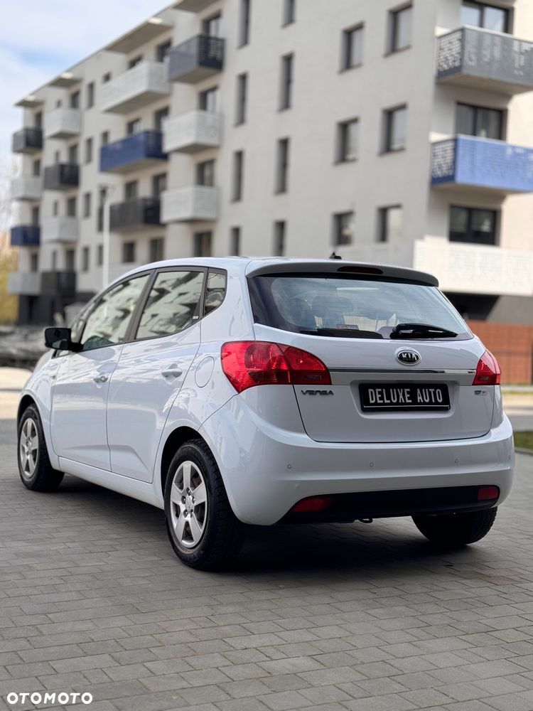 Kia Venga 1.4 Business Line - 13