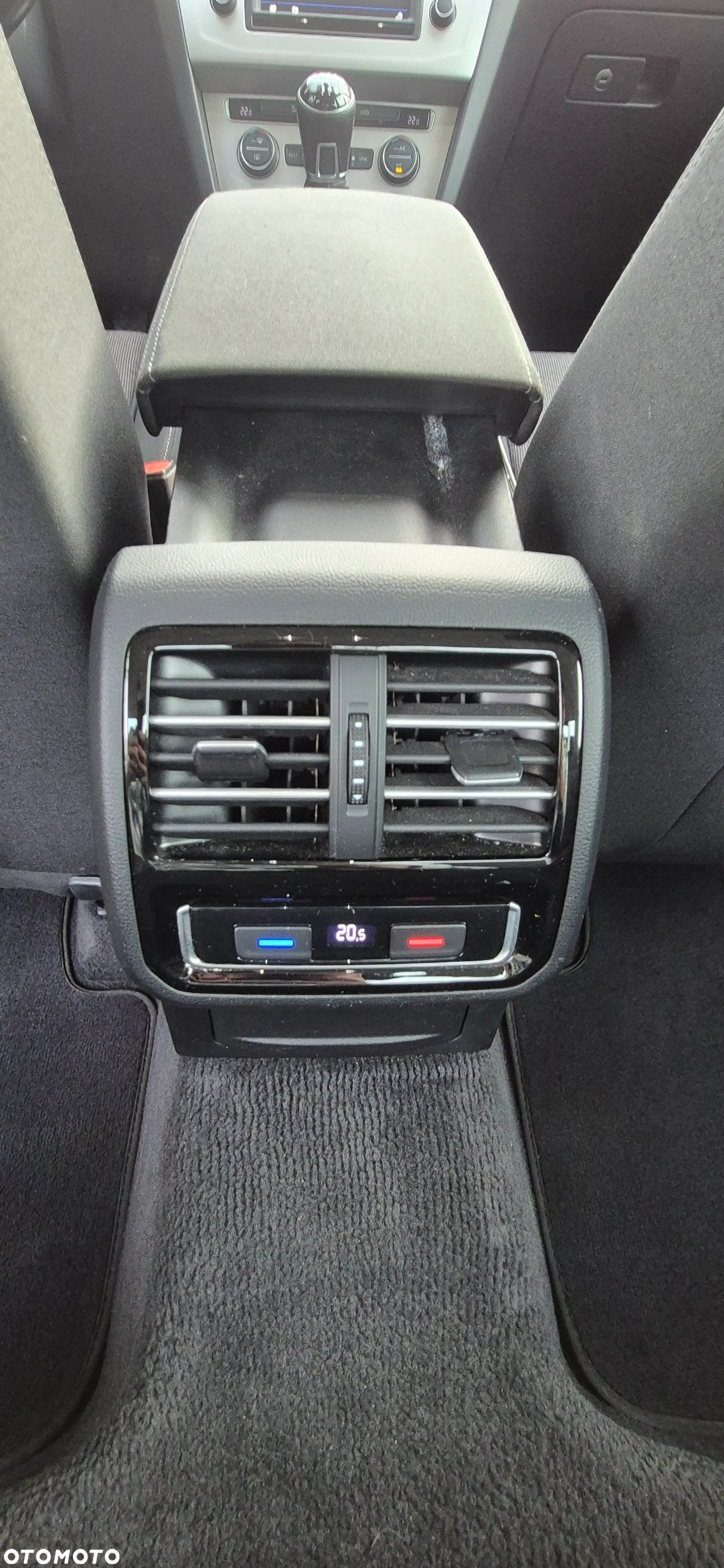 Volkswagen Passat 2.0 TDI BMT Comfortline - 26