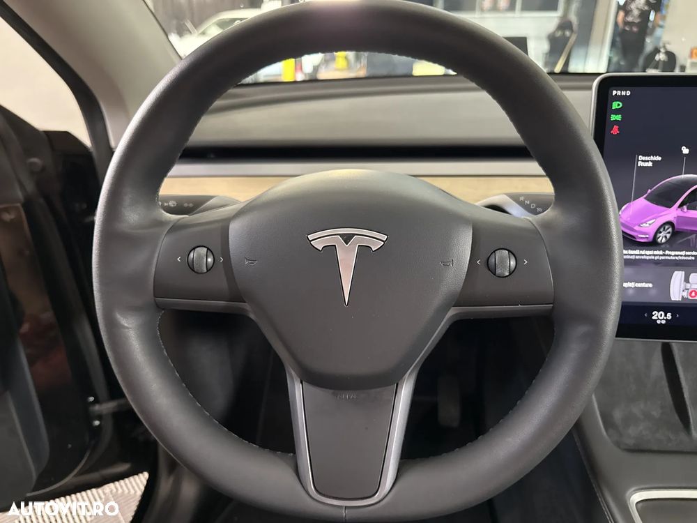 Tesla Model Y RWD - 16