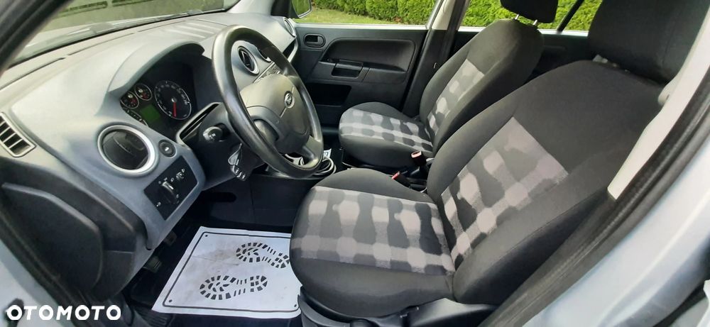 Ford Fusion - 27