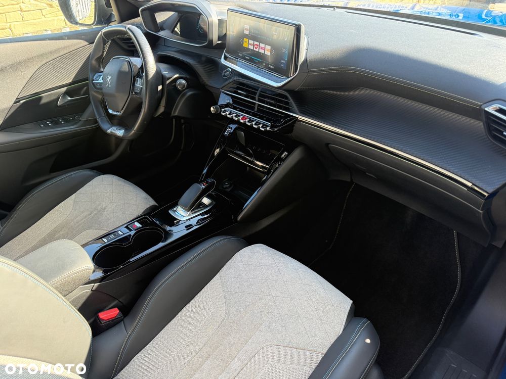 Peugeot 2008 GT+ - 17