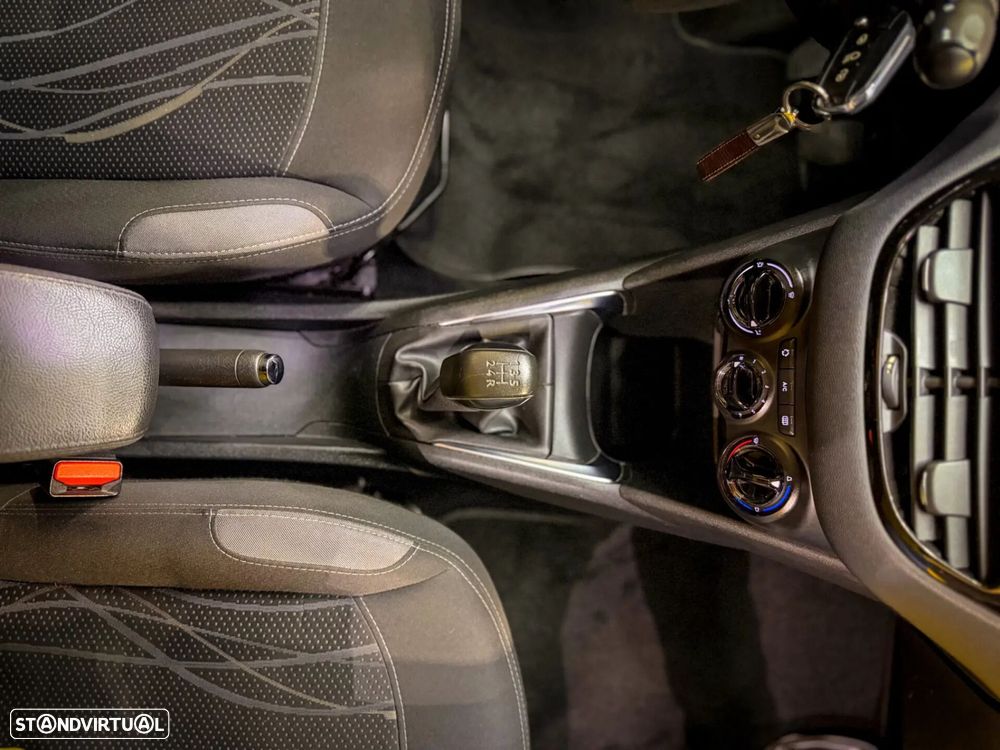 Peugeot 208 1.6 e-HDi SE Style - 18