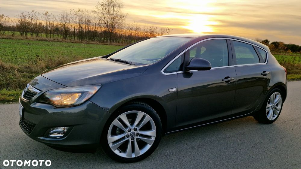 Opel Astra 1.4 Turbo Cosmo - 3